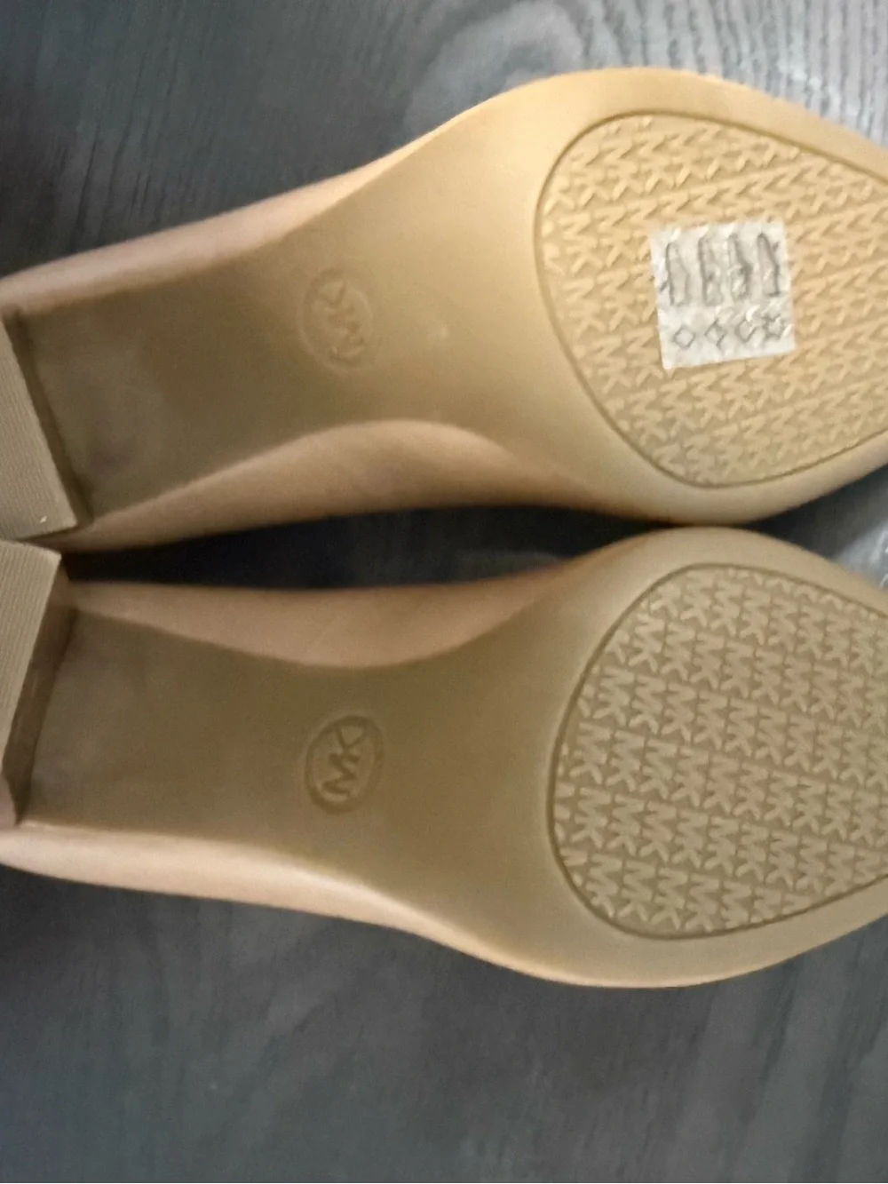 Michael Kors Women’s Susan Flex‎ Leather Pumps Size 10M